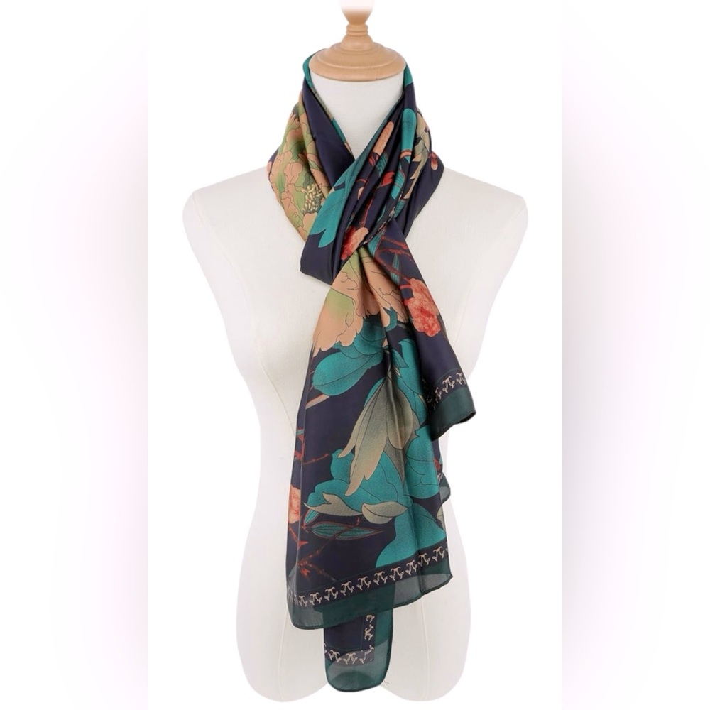 Scarf - Picture 4 of 8
